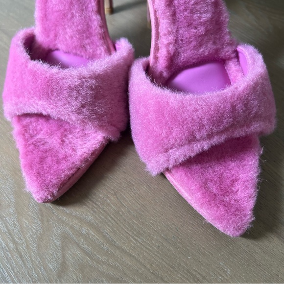 NIB Cape Robbin Pink Fuzzy Kitten Heels Size 6 Brand New - Picture 2 of 11